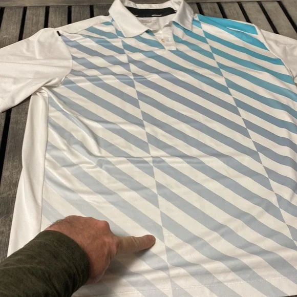 Men’s Nike dry-fit golf shirt.  Size XL - Picture 3 of 4